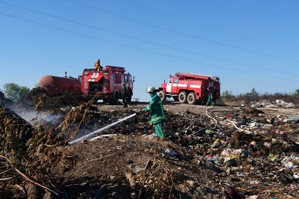 У Лановецькому районі на полігоні горіло сміття