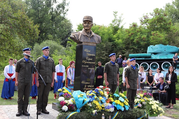 У Чорткові відкрили пам‘ятник «генералу з серцем солдата»