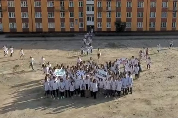 «SOS»: студенти-медики з Тернопільщини звернулися до Зеленського (Відео)