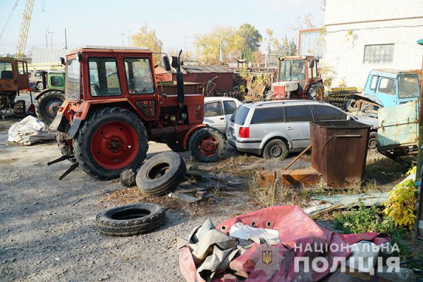 «Винесла запчастини до трактора»: на Тернопільщині жінка обікрала підприємство сільгосптехніки