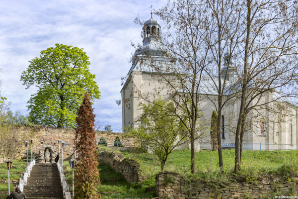 Янівський замок на Тернопільщині – оборонна твердиня Поділля з таємничими підземеллями