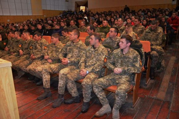 Як в Теребовлі відзначили День волонтера та День ЗСУ