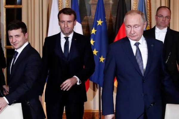 «Добре, по-діловому»: Переговори Зеленського і Путіна у Парижі завершилися