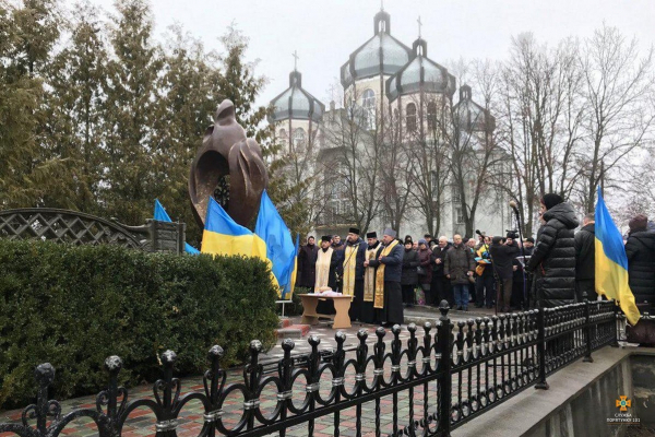На Тернопільщині вшановують пам'ять ліквідаторів Чорнобильської АЕС