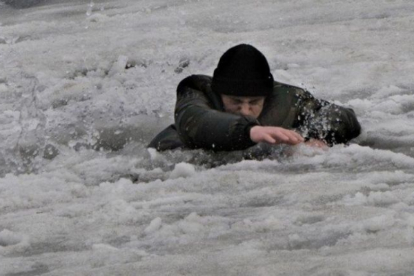 У Тернополі молодий чоловік провалився під лід