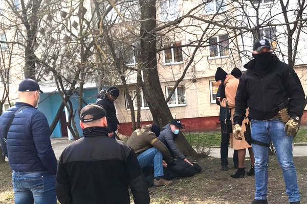 У Тернополі СБУ затримано групу рекетирів (Фото)