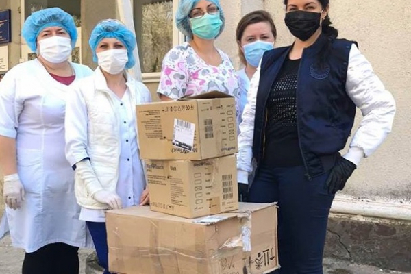 «Пожертвували грошима на випускний»: тернопільські школярі передали допомогу лікарям
