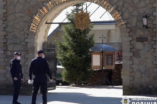 На Великдень правоохоронці нестимуть службу біля всіх храмів Тернополя