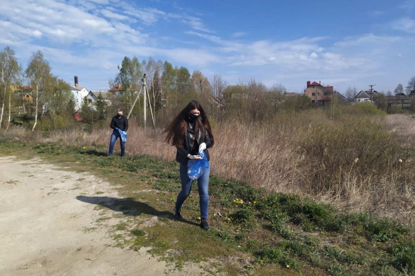 «Ми дотрималися усіх норм карантину!»: на Тернопільщині молодь організувала еко-акцію