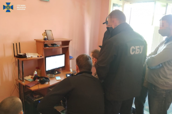 В Івано-Франківську СБУ затримала відомого у світі хакера