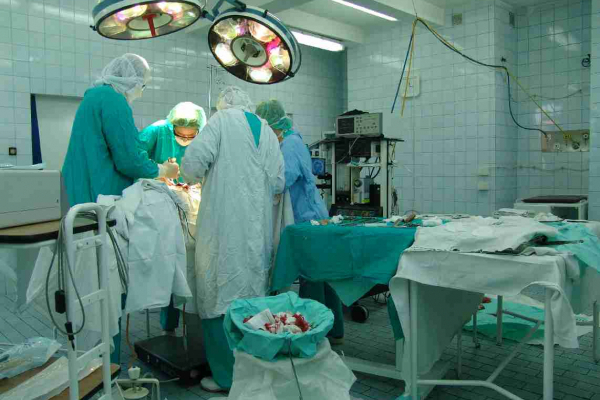 «Щоб врятувати життя пацієнта»: тернопільські медики вдало провели складну операцію