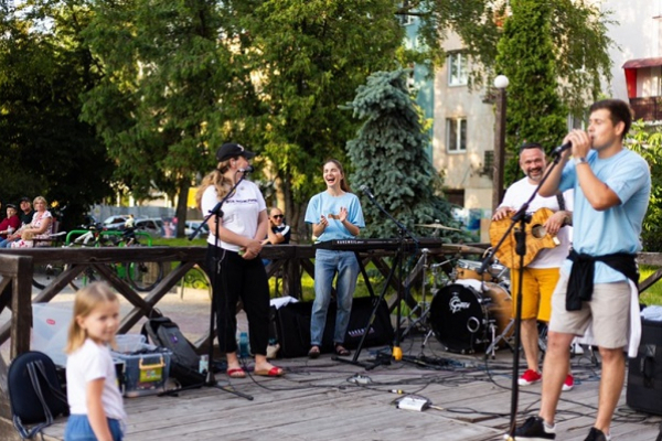 Тернополяни просять міську раду дозволити молоді грати на вулицях міста на всіх музичних інструментах 