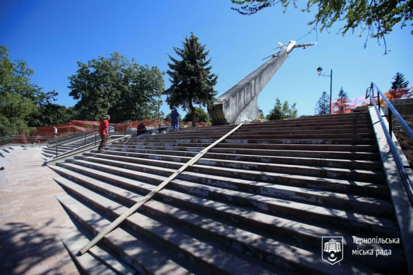 Тернопіль: у парку Національного відродження завершуються ремонтні роботи