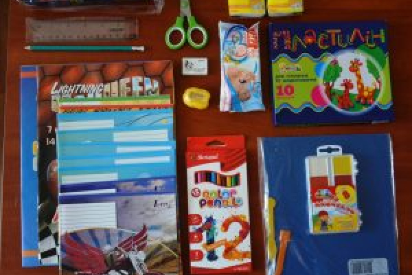 Діти-сироти з Тернопільщини отримають шкільне приладдя