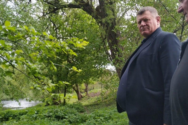 Голова Струсівської сільської ради Роман Бойко роками прикриває злив нечистот у річку Серет (Відео)