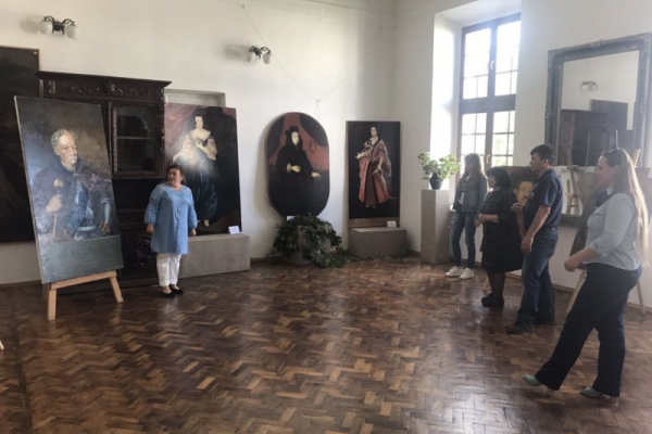На Тернопільщині відкрили виставку портреті князів Вишневецьких
