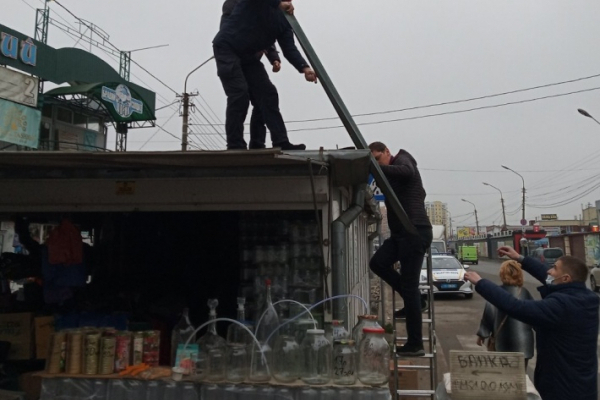 У Тернополя демонтують незаконно встановлений кіоск