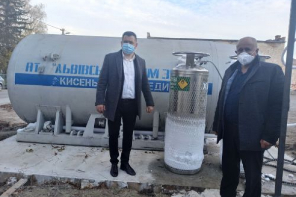 У лікарні на Тернопільщині встановили ємність для зберігання та газифікації рідкого кисню