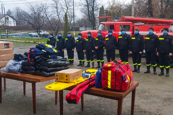 Рятівникам Тернопільщини передали цінні подарунки