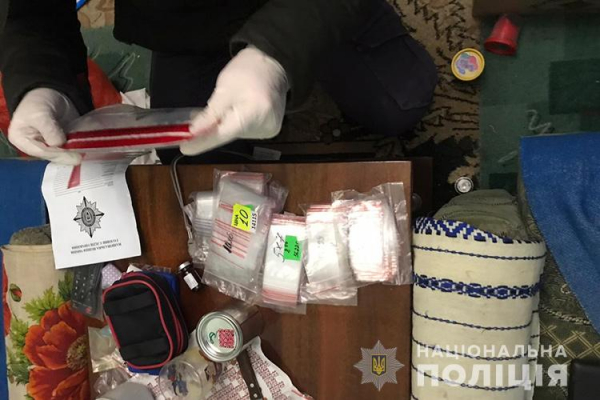 У Тернополі правоохоронці вилучили наркотиків майже на мільйон гривень