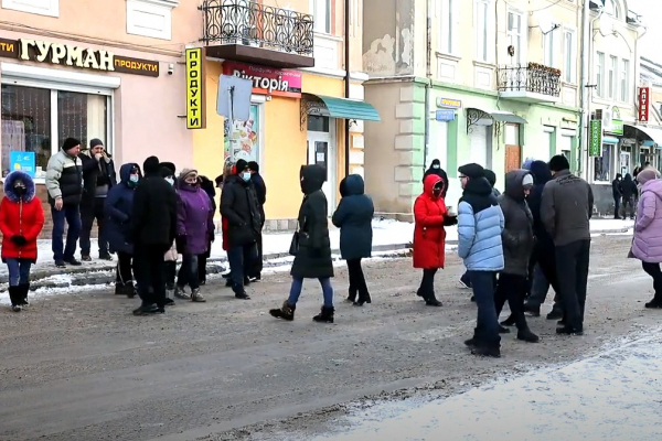 На Тернопільщині перекрили дорогу в знак протесту проти підвищення тарифів за комунальні послуги