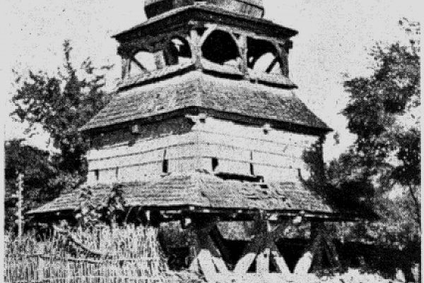 Церква та дзвіниця в Чорткові на столітніх фото