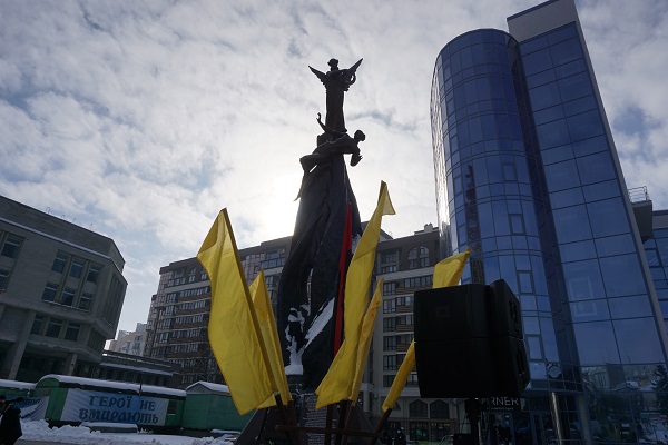 День Героїв Небесної Сотні: у Тернополі відбувся мітинг-реквієм