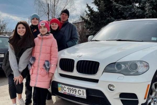 12-річна дівчинка з Тернопільщини виграла іномарку BMW X5
