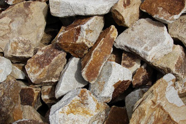 На Тернопільщині правоохоронці впіймали селян за незаконним видобутком каменю