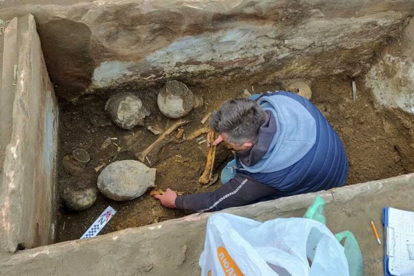 На Тернопільщині археологи продовжують досліджувати стародавнє поховання