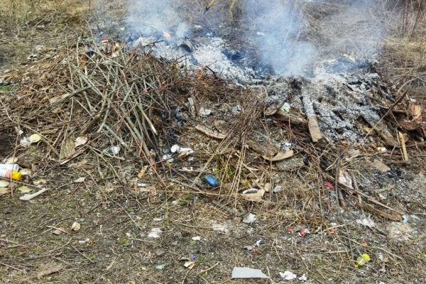 Мешканця Тернопільщини оштрафували за спалювання сухої трави