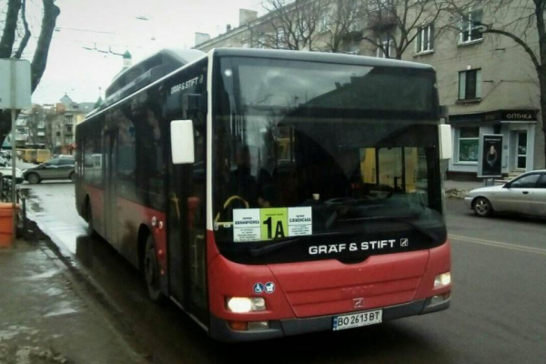 На Провідну неділю у Тернополі збільшать кількість автобусів до кладовищ