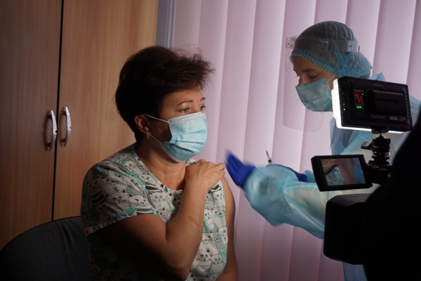 COVID-19: на Тернопільщині розпочали повторну вакцинацію медиків