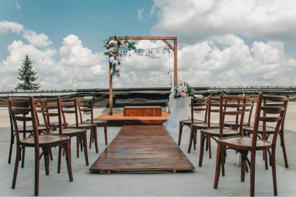 У Тернополі шлюбні церемонії проводять на даху «Березоля»