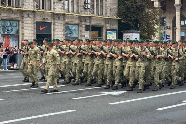 Маршували одні з перших в колоні: військовослужбовці з Тернопільщини взяли участь у параді