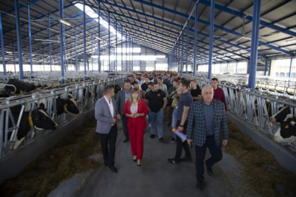 У “Бучачагрохлібпром” приїхали повчитися понад дві сотні молочників з усієї України