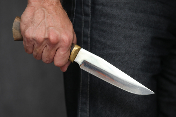 Жителю Залозецької селищної громади загрожує до 3 років позбавлення волі за спричинення ножового поранення батькові