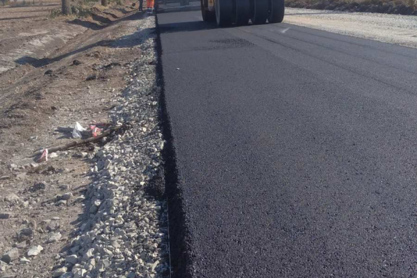 Спеціалісти «БМБУД» продовжують ремонтувати дороги на території області