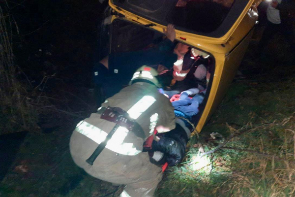 У Монастириськах водія з понівеченого автомобіля діставали рятувальники (ФОТО)