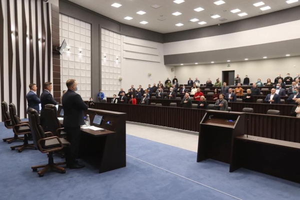 В разі необхідності оголосити надзвичайний стан: Тернопільські депутати звернулися до Зеленського 