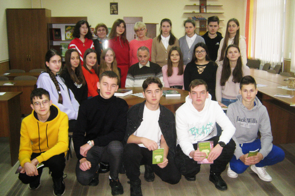 Виховна година на тему «На теренах літератури рідного краю» пройшла в одній із шкіл Тернопілля