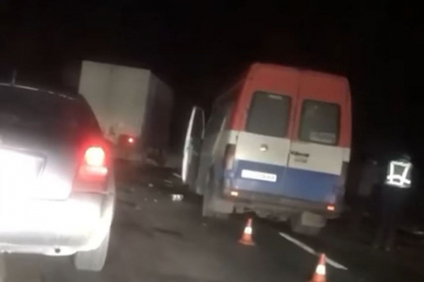 На Чортківщині рейсовий автобус зіткнувся з трактором: постраждалих шпиталізували