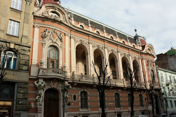 У Львові, після санкцій проти Будинку вчених за «голодну тусу», раптово помер його директор