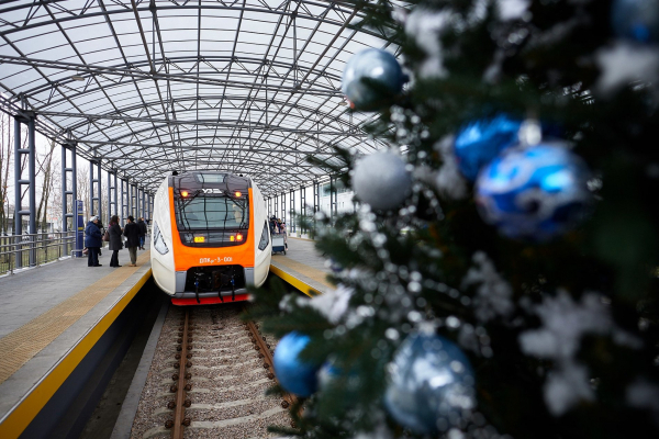 «Укрзалізниця» призначила шість додаткових поїздів до новорічно-різдвяних свят