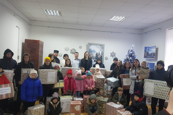 Діти з Бережанщини отримали подарунки від благодійників з Чехії