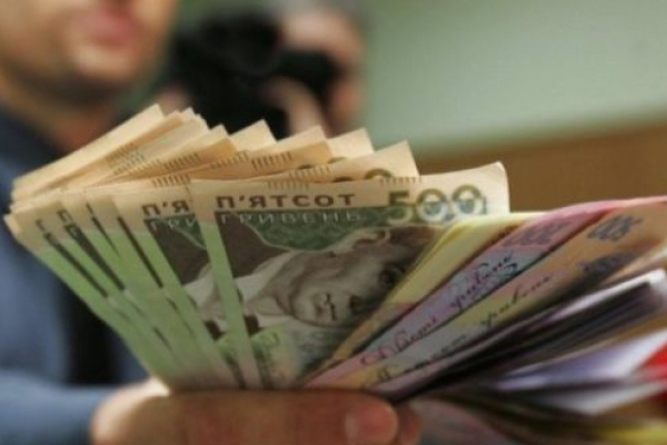Два десятки вакансій: кому на Тернопільщині пропонують зарплату 15-20 тисяч гривень на місяць
