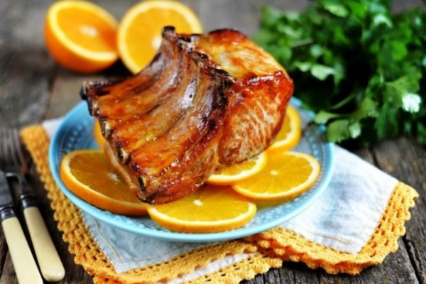 Страва на вечерю: свинина з апельсинами