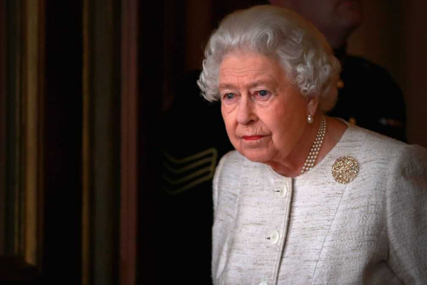 Королева Єлизавета II допомогла Україні: яку пожертву зробила Її Величність