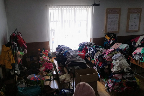У Бережанах в агротехнічному інституті збирають одяг для переселенців