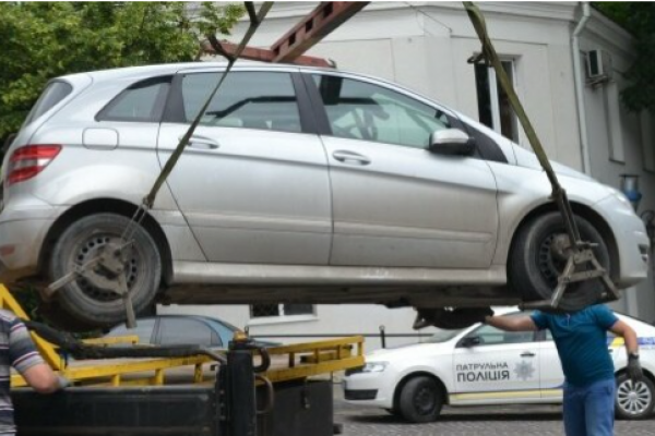 У Тернополі приїжджим водіям погрожують вилученням авто через грубі порушення ПДР